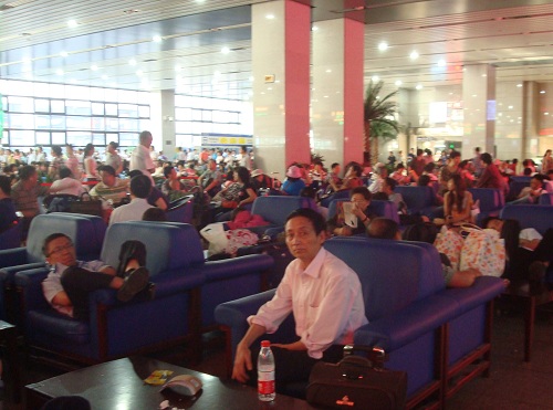 Beijing West Station Waiting Room for Soft Seat Sleeper Train Passengers. 