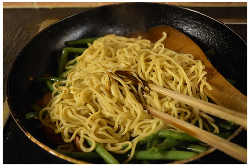 Chinese Cooking Noodles Oyster Sauce.