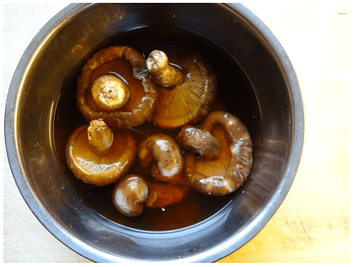 Chinese Dry Mushroom Soaked.