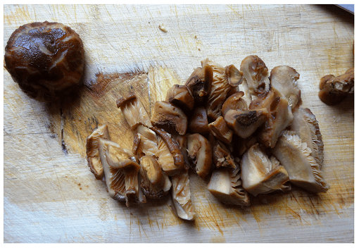 Chinese Ingredient Dry Mushroom Cut.