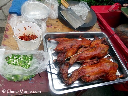 China Loca Food Market Roasted Ducks