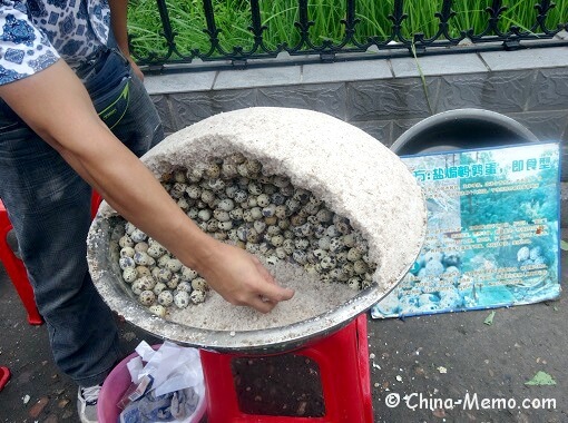 China Local Street Market Quail Eggs