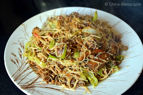 Chinese Pork Mince with Rice Noodle.