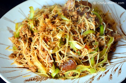 Chinese Pork Mince with Rice Noodle.