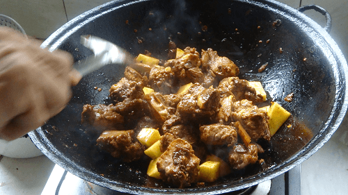 Chinese Red Cooked Rib and Potato (Fry first))