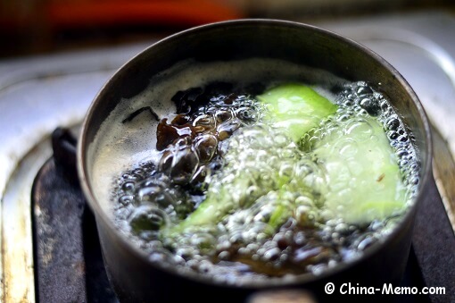 Chinese Winter Melon Skin & Wood Ear Soup Cooking