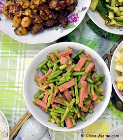 Chinese Beans Fried with Sausages