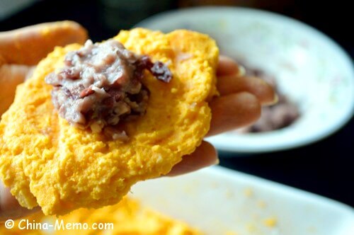 Chinese Squash Cake with Bean Filling