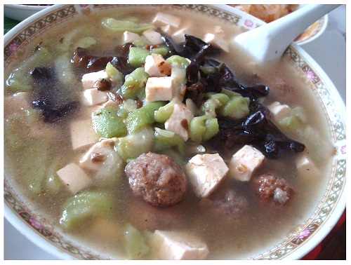 Chinese Meatball Soup with Tofu and Veg.