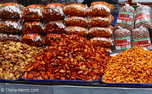 Xian Muslim Street Food, Stalls selling nuts, beans and peanuts.