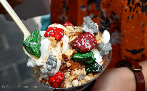 China Xian Muslim Street Food: Frozen Yorgurt.