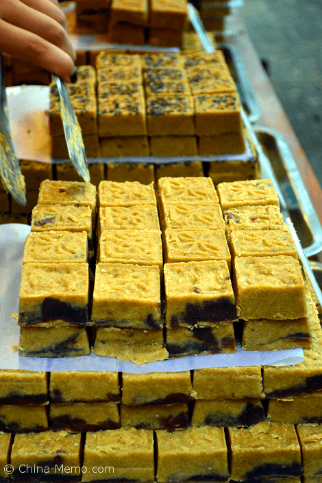 China Xian Muslim Street Green Bean Cakes