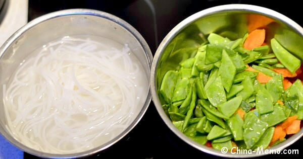 Chinese Rice Noodle and Veggies
